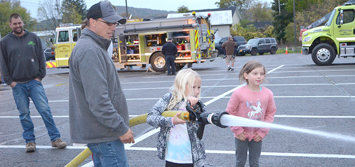 Fire departments welcome community during fire prevention week